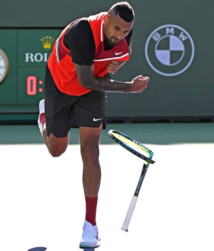 kyrgios smashing the racquet